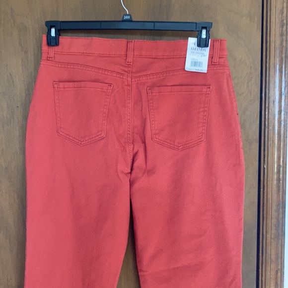 Relist1/27Gloria Vanderbilt Amanda jean classic rise tapered leg magical stretch - Picture 6 of 17